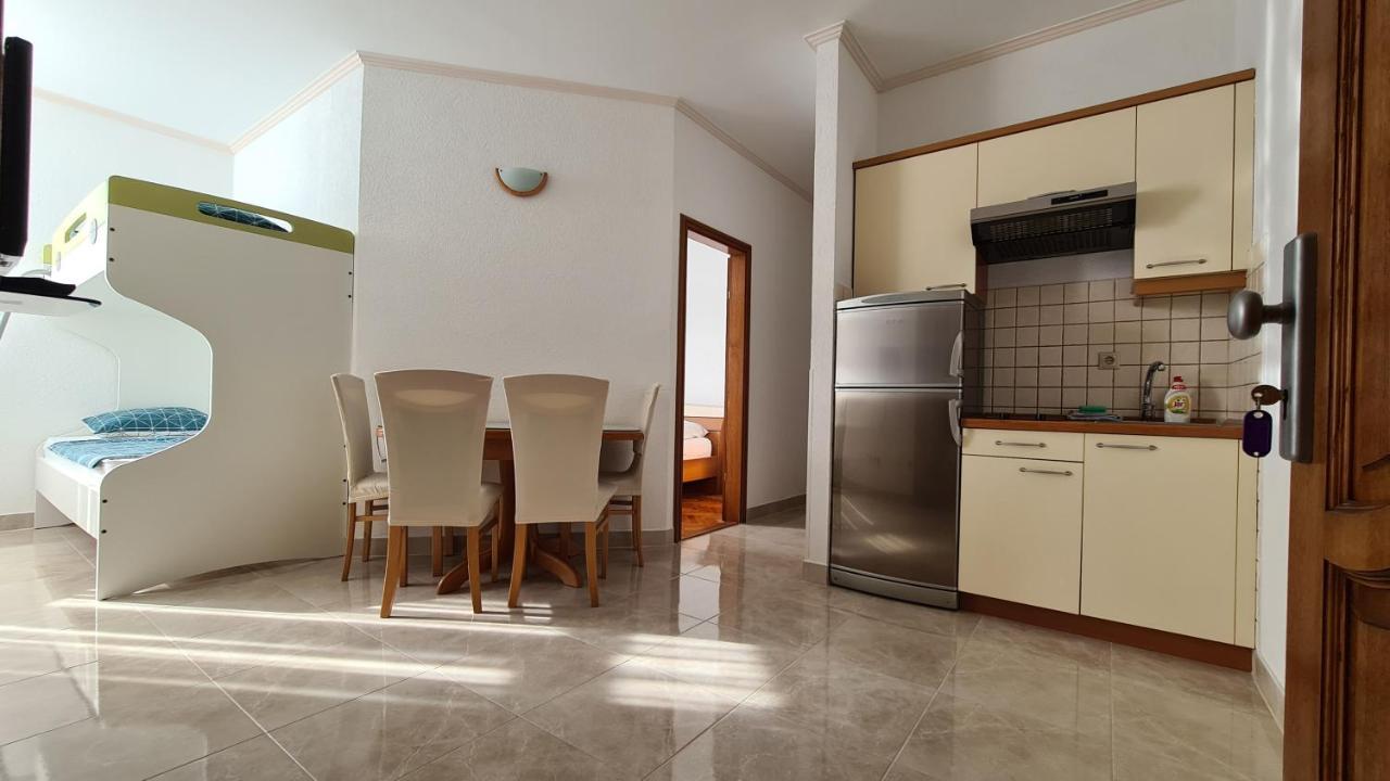 Apartments Plavi Biser Sibenik Bilik gambar