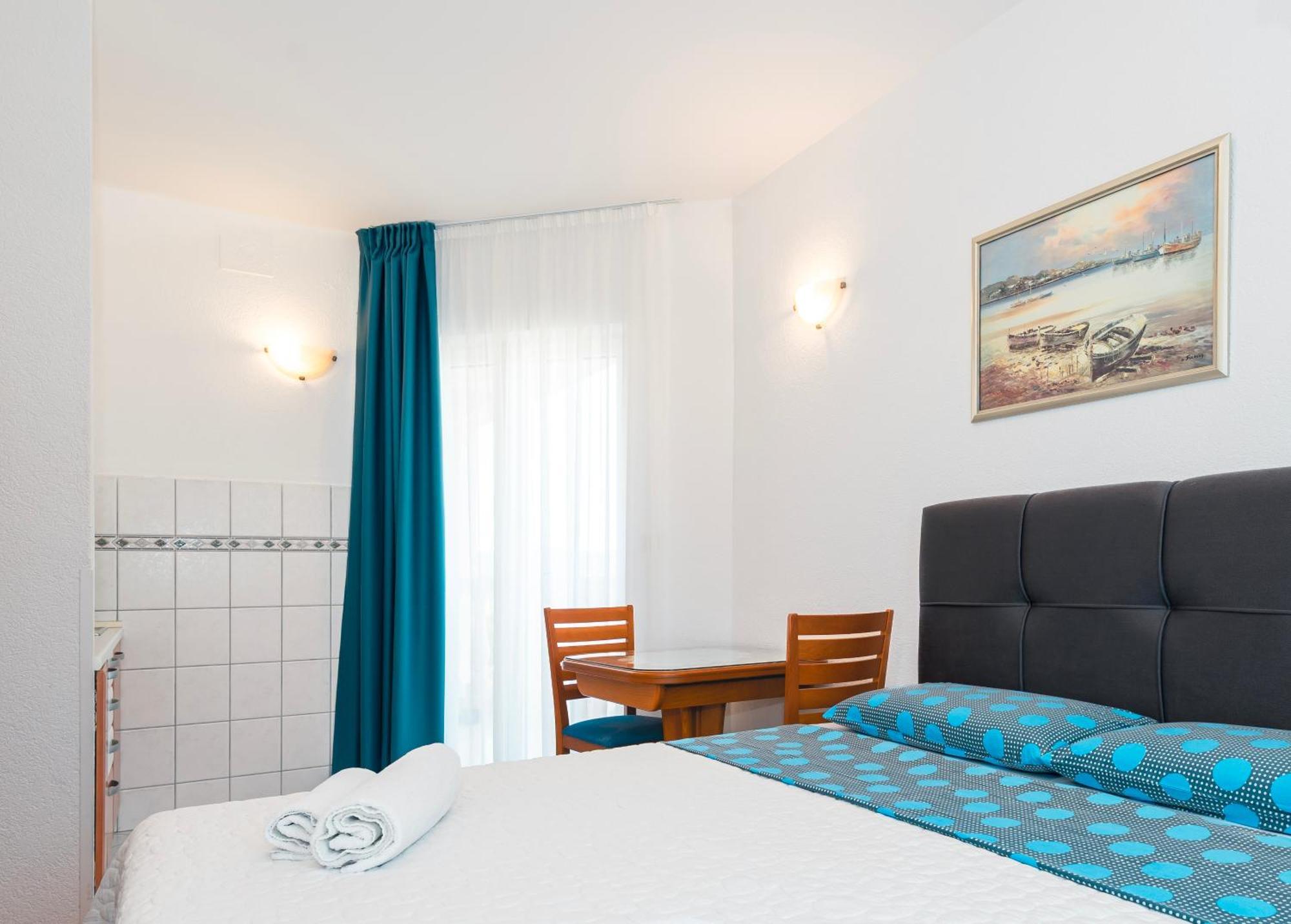 Apartments Plavi Biser Sibenik Bilik gambar