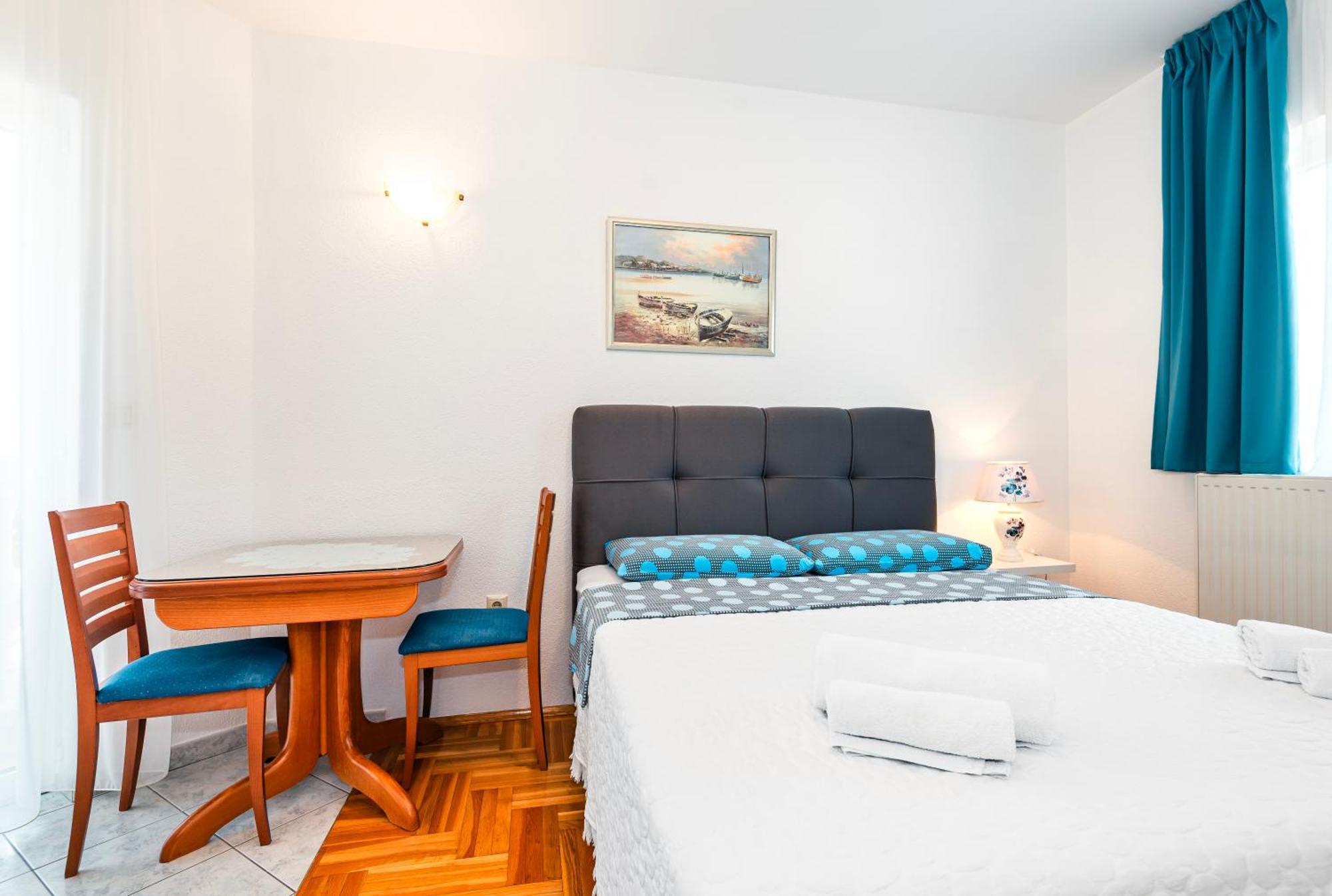 Apartments Plavi Biser Sibenik Bilik gambar